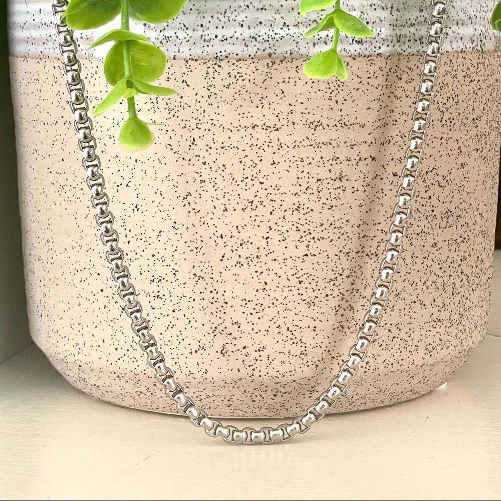 Silvertone Necklace - image 7